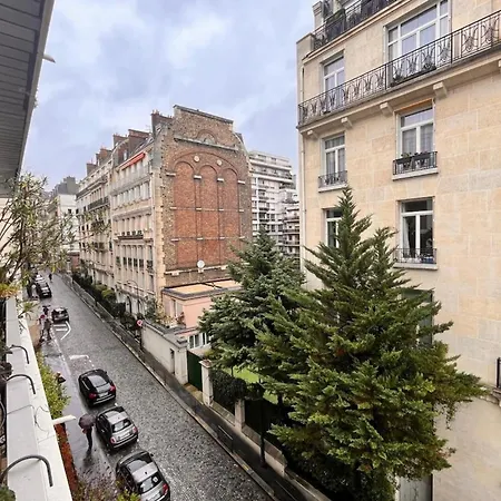 Appartement Auteuil 16e De Standing Avec Balcon Géré Par Mey Agency Paris